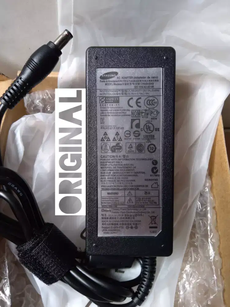 Adaptor Charger laptop Samsung NP300E4AI NP300E43 NP300E4X NP300E4C