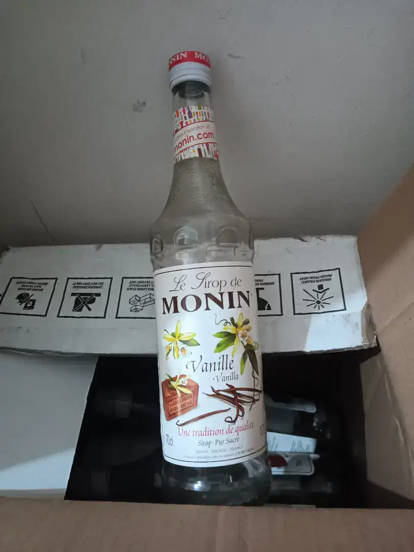 Botol monin kosong