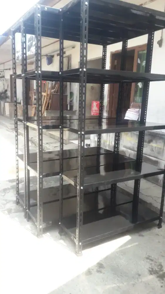 rak besi hanya di bandung
