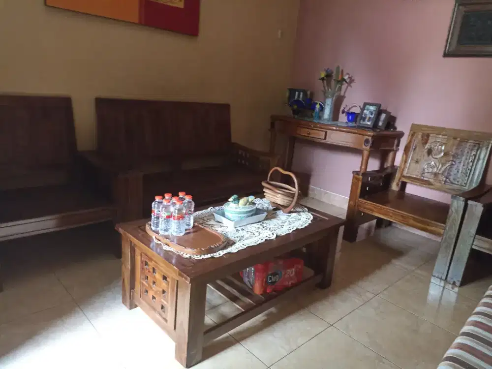 Kursi jati minimalis