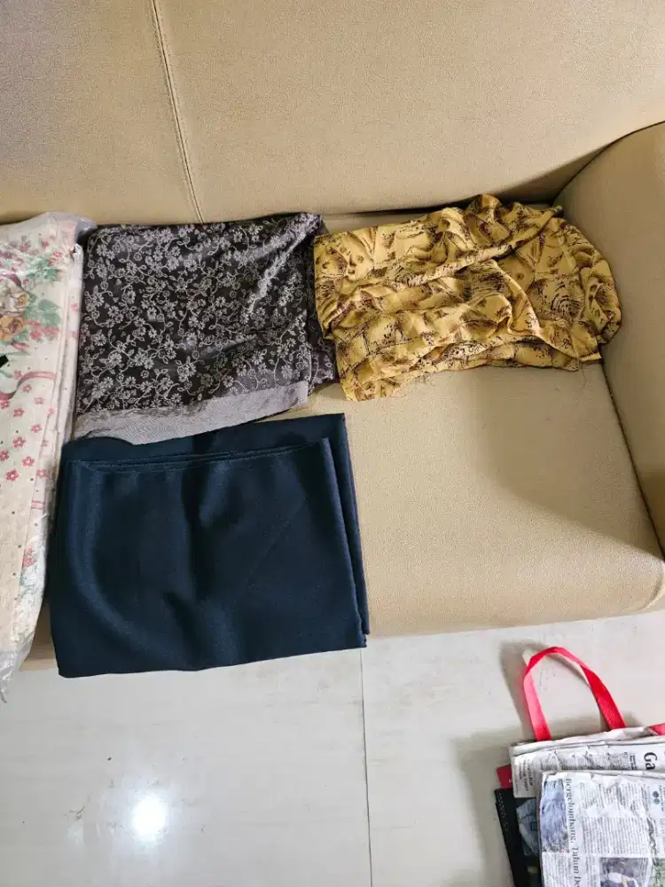 Kain cewek dan bedcover masih baru gress