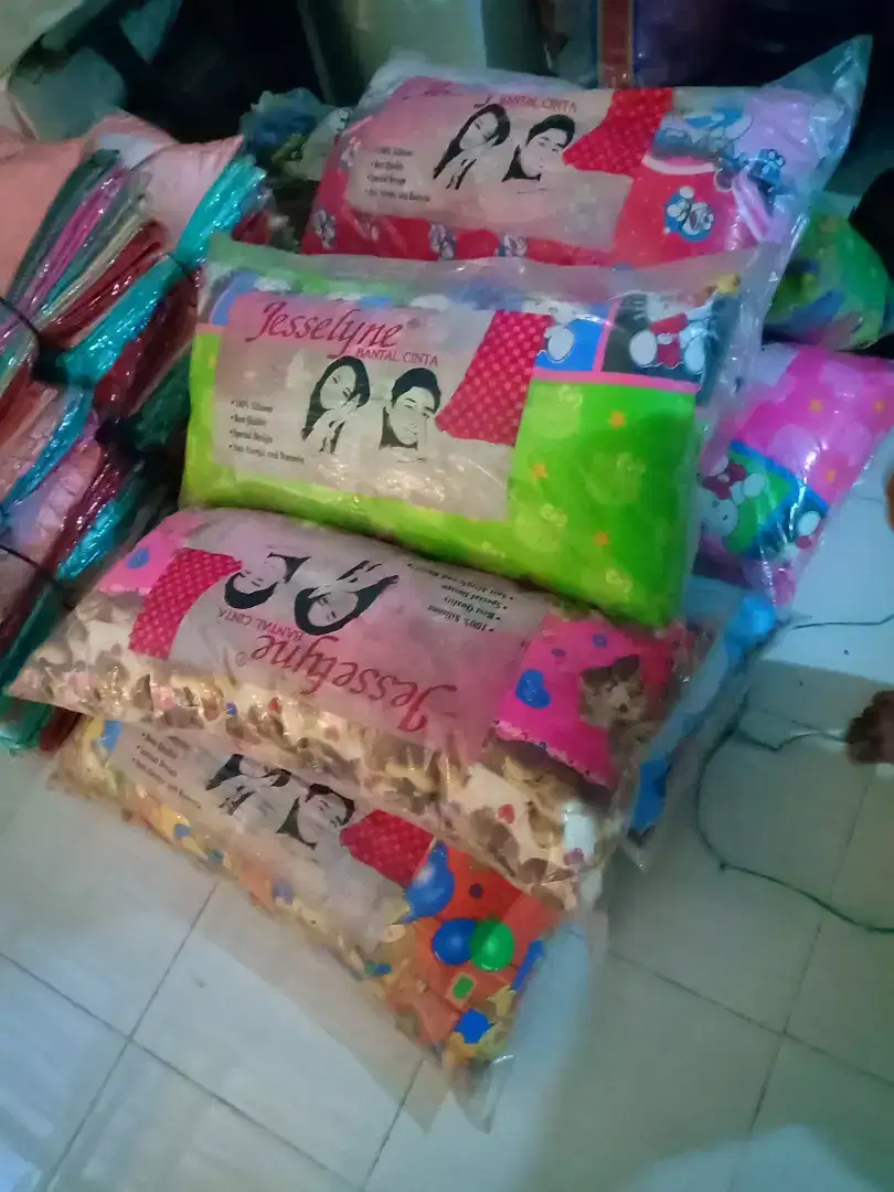 bantal cinta jesslyn sisa 3