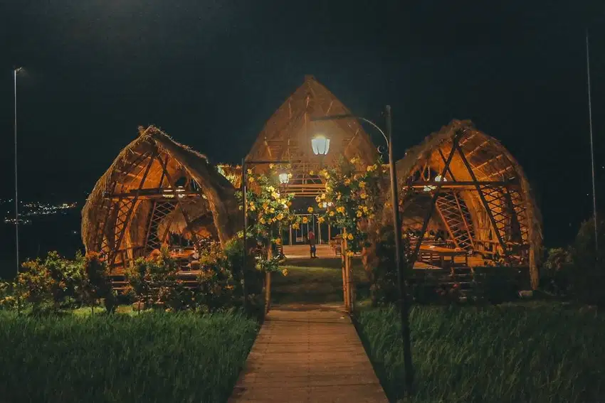 Gazebo Bambu All Size yang Nyentrik ala Papua