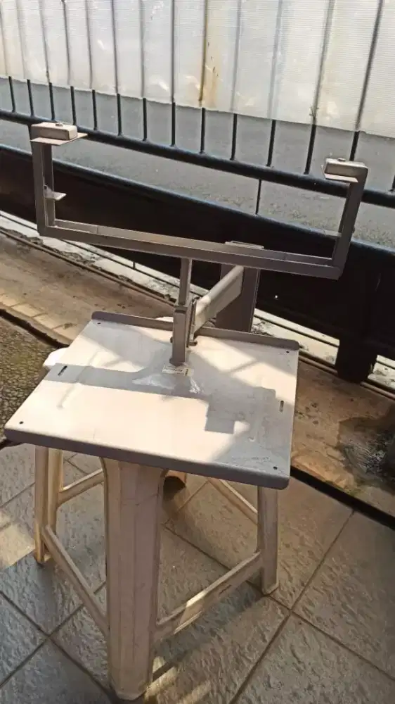 Braket tembok tv tabung max 21inch.