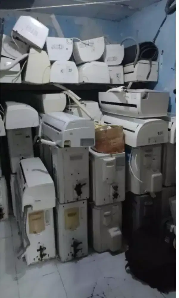 Rombeng barang bekas rongsokan AC rusak