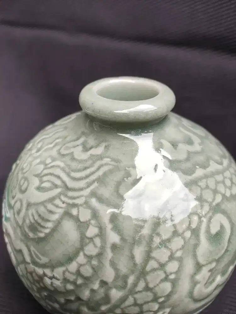 Celadon gobular jar