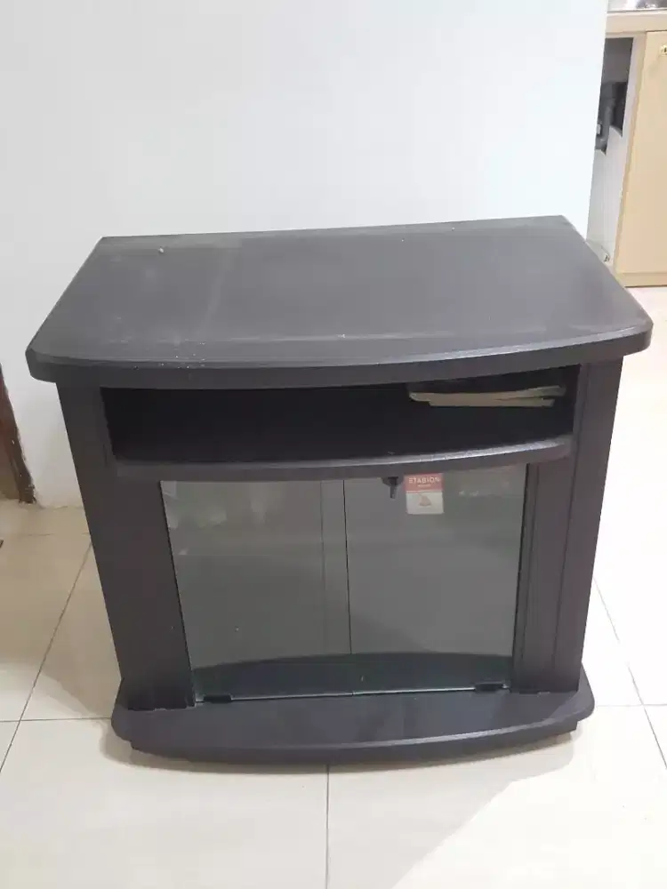 Meja TV + lemari bagian bawah