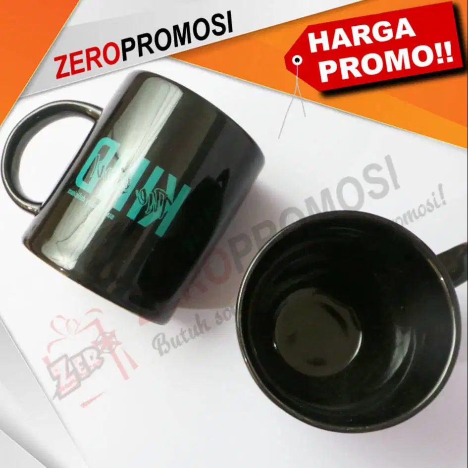 Mug Keramik Hitam untuk souvenir dengan custom logo