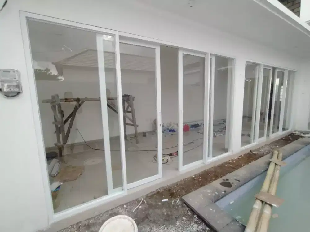 Pintu kaca dan aluminium