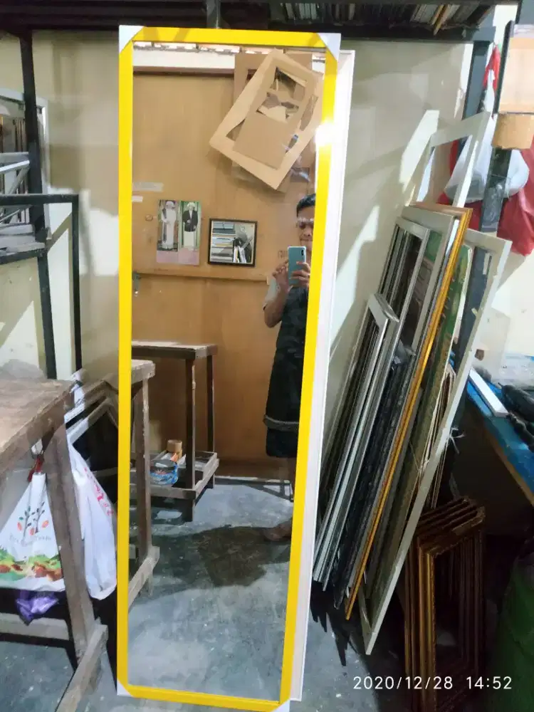 Cermin standing.ukuran full body.40*152 cm