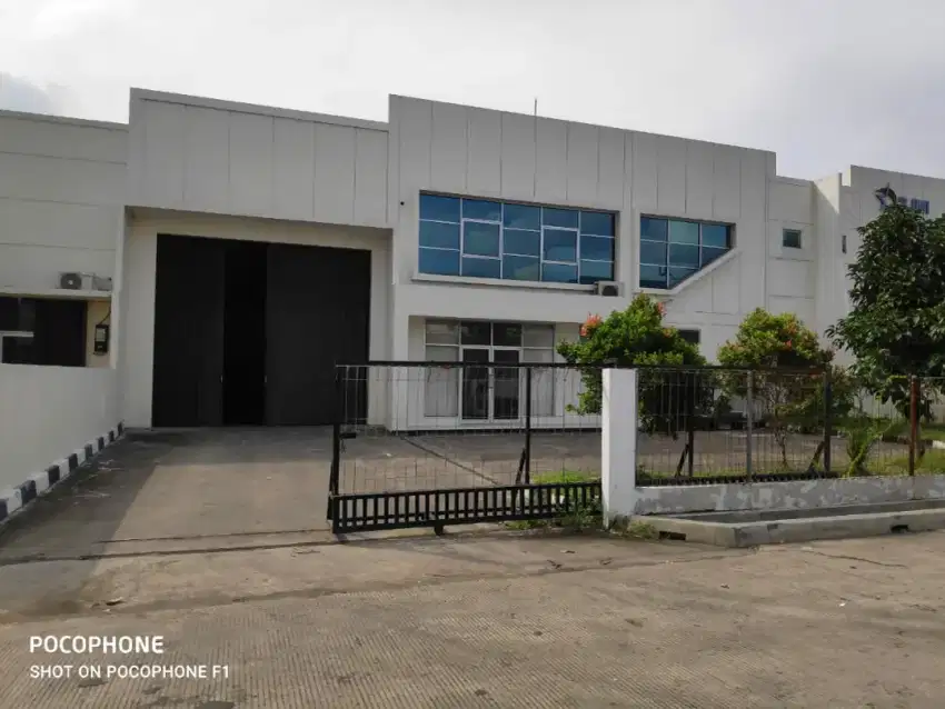 Disewakan gudang 1.100m² belakang tupperware jababeka cikarang