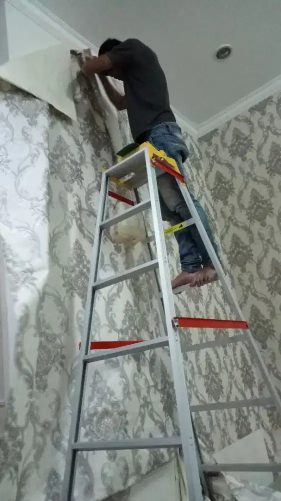 Sepecialis tukang pasang wallpaper dinding