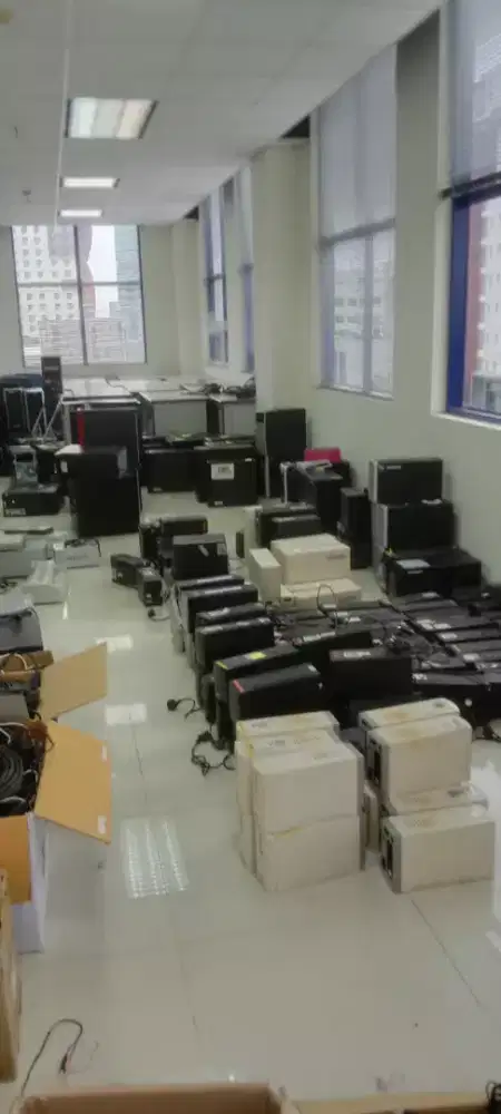 Terima beli komputer rusak .