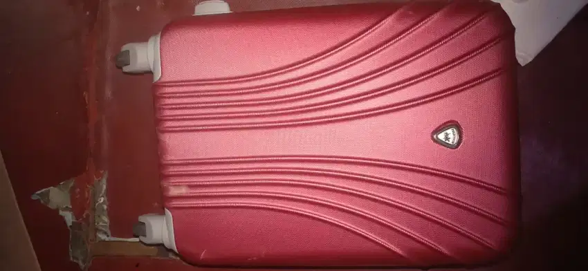 Koper dan tas untuk muat banyak