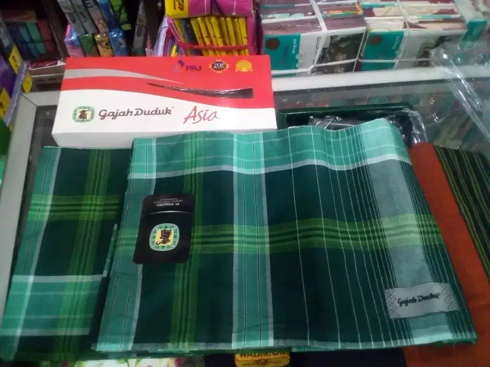 Sarung Gajah Duduk Asia