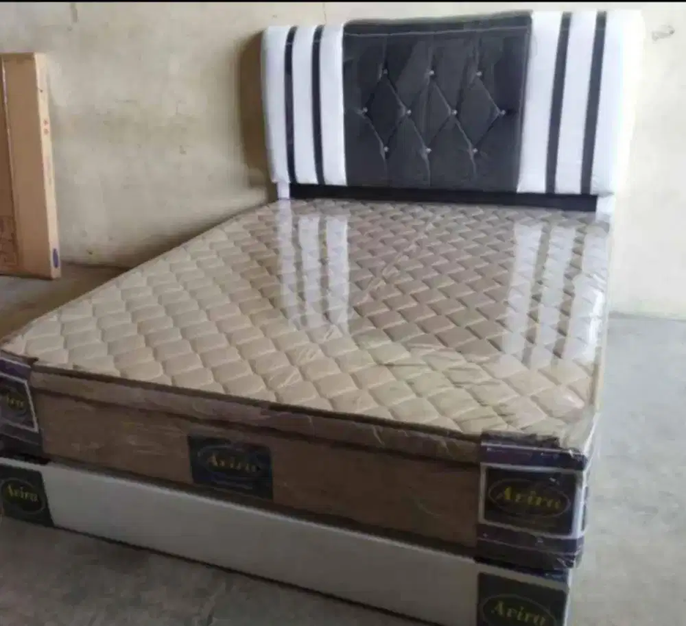 Dipan kayu dipan tempat tidur