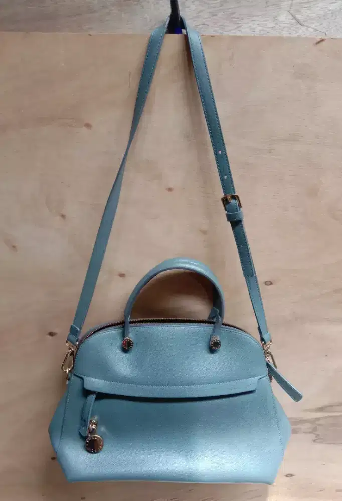 Tas leather FURLA Made italy original warna abu abu .