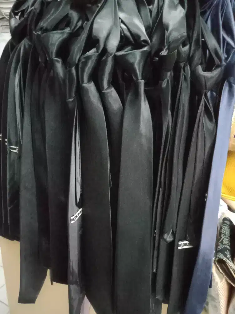 DASI HITAM POLOS  PAKAI PEREKAT