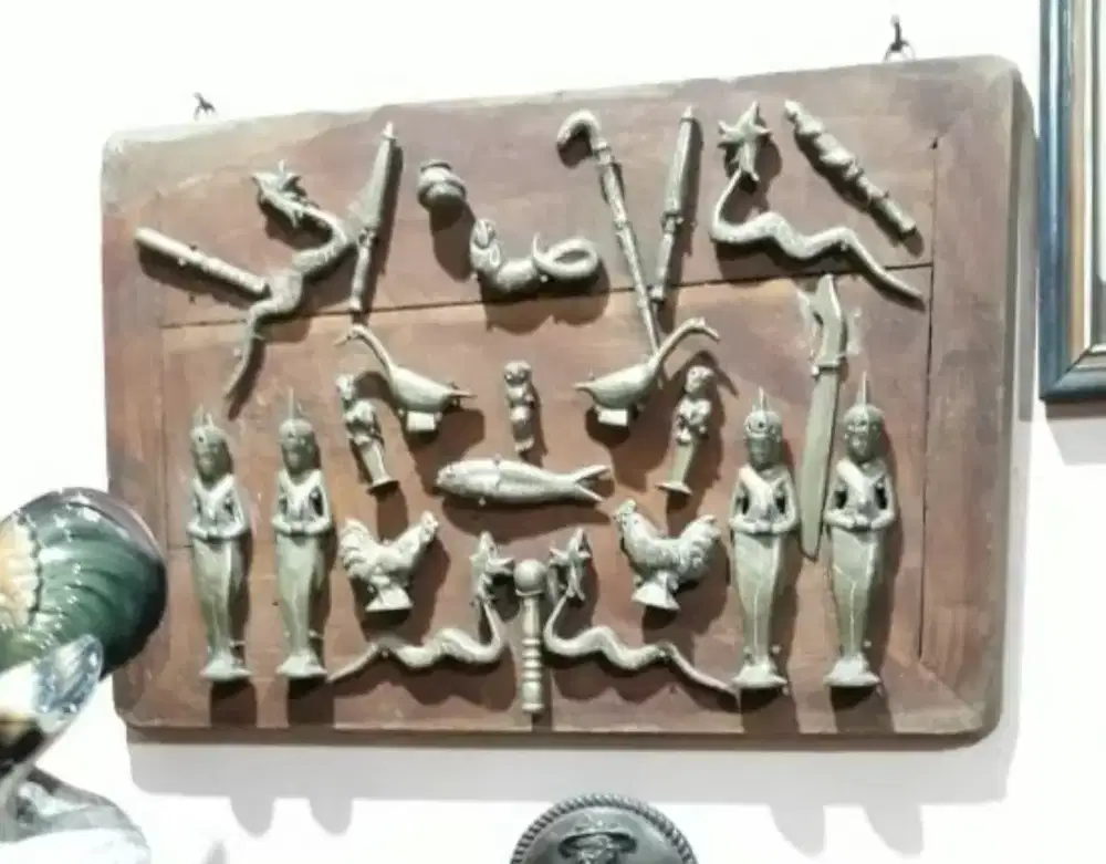 Hiasan dinding unik antik kuningan dan Jati tua