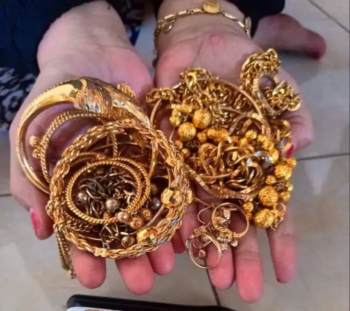 Jual Beli Emas Perhiasan Gelang Cincin Antam UBS Dinar Segala Kondisi