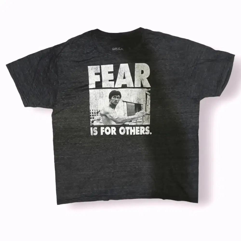 bruce lee t shirt fear is for others