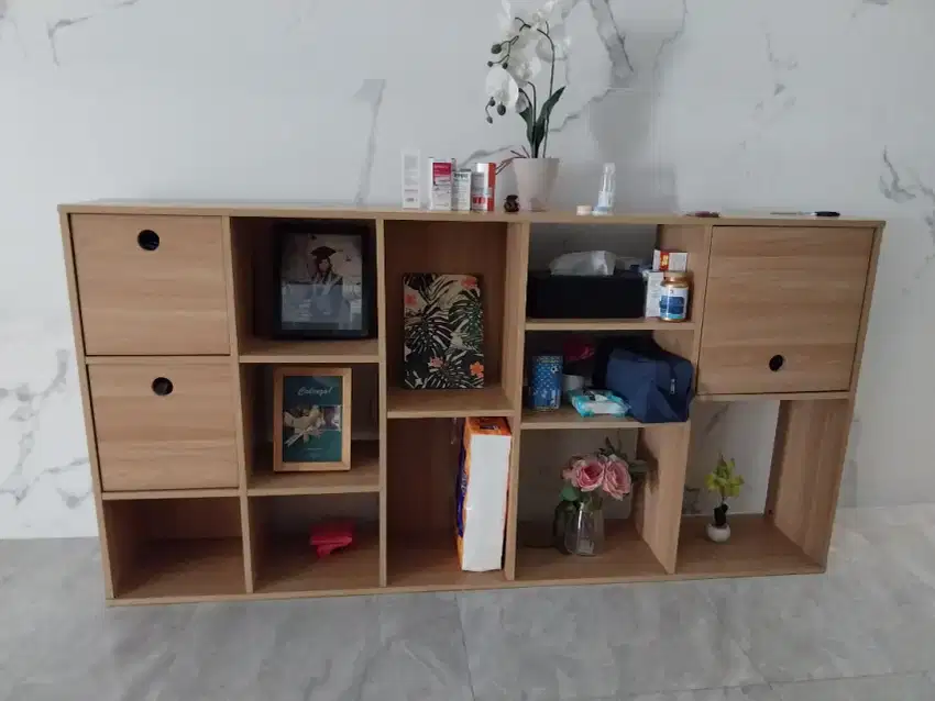 Rak Display Minimalis