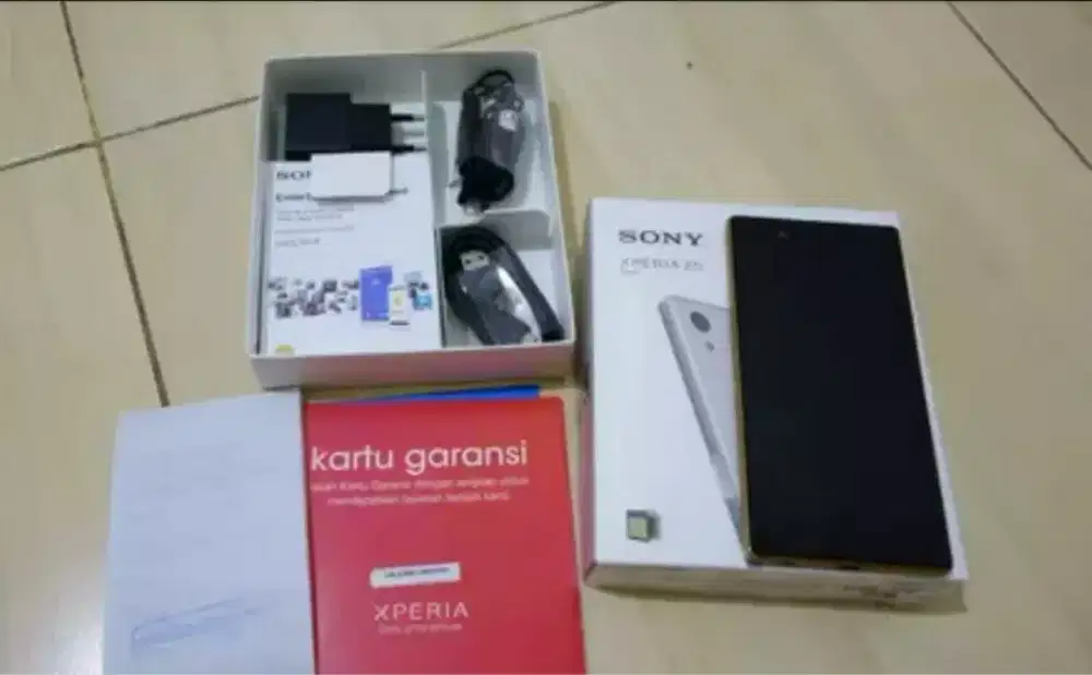 (Property terpanas se OLX Indonesia) Sony Xperia Z5 Dual Pure Gold