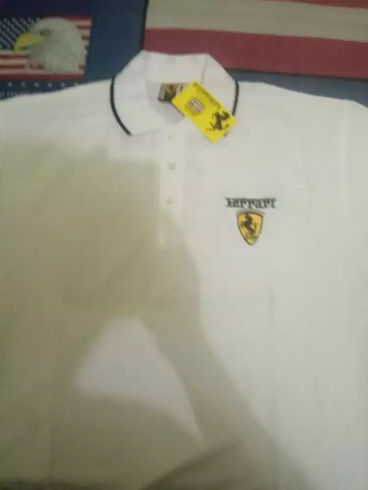 Baju sneakers Ferrari