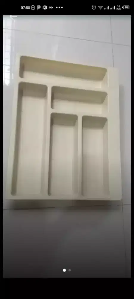 Tray sekat tempat sendok garpu pisau dalam laci