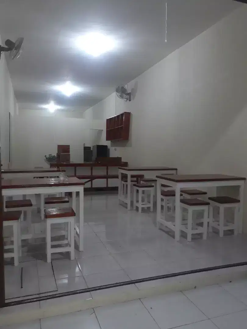 Meja kaffe satu set bhn dr kyu jati belanda  dua wrna finising cat duc