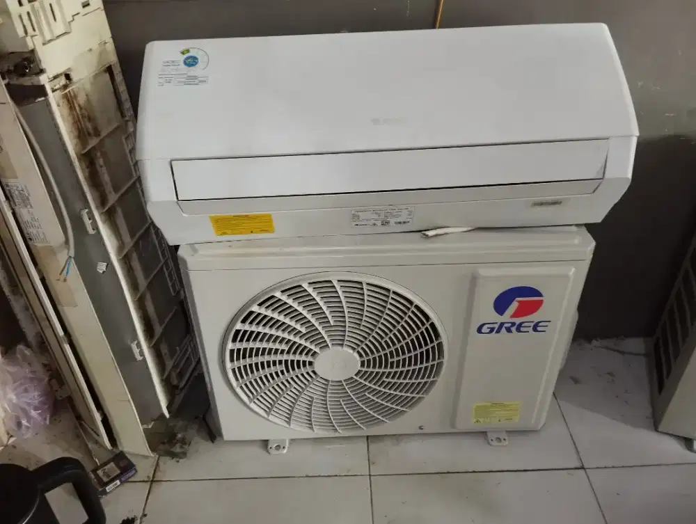 Ac baru gree. Daikin. Sharp. Samasung