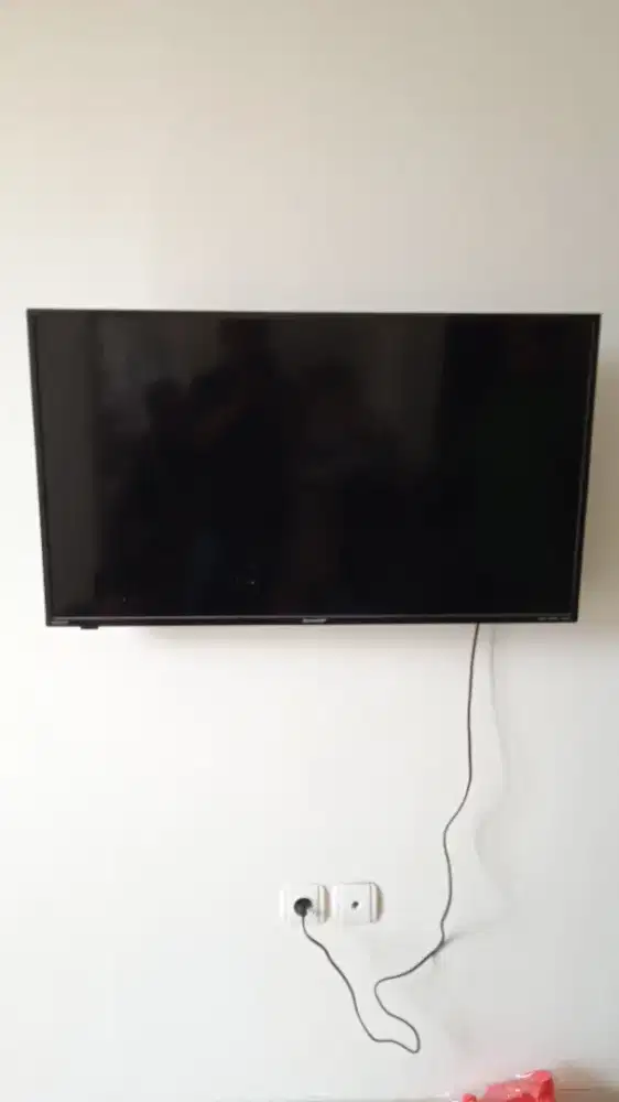 BRACKET TV FLAT DINDING