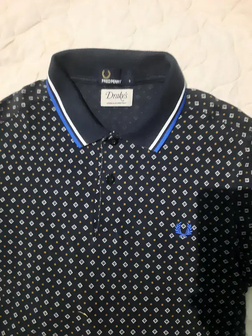 Polkadot.Fred perry x drakes. Size. S/M.authentic.