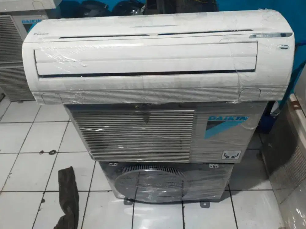 AC SECOND DAIKIN THAILAND 3/4 GRESS ORIGINAL GARANSI SELAMA 3 BULAN