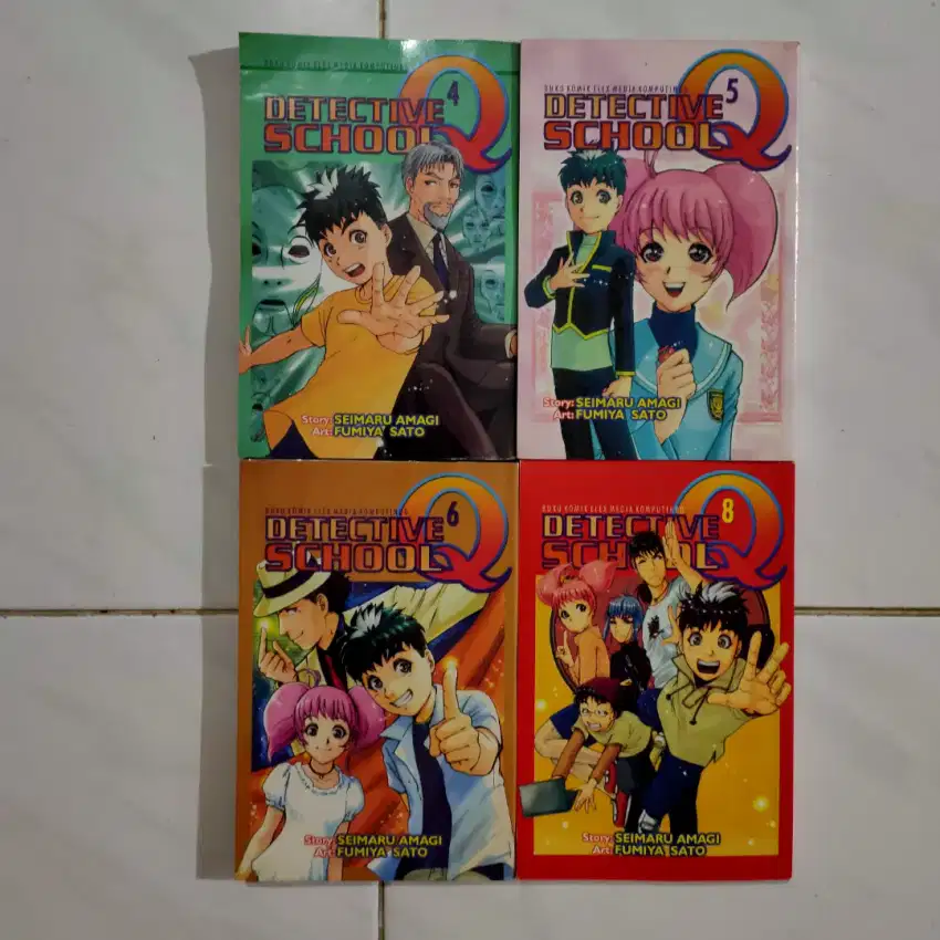 Buku komik Detective School