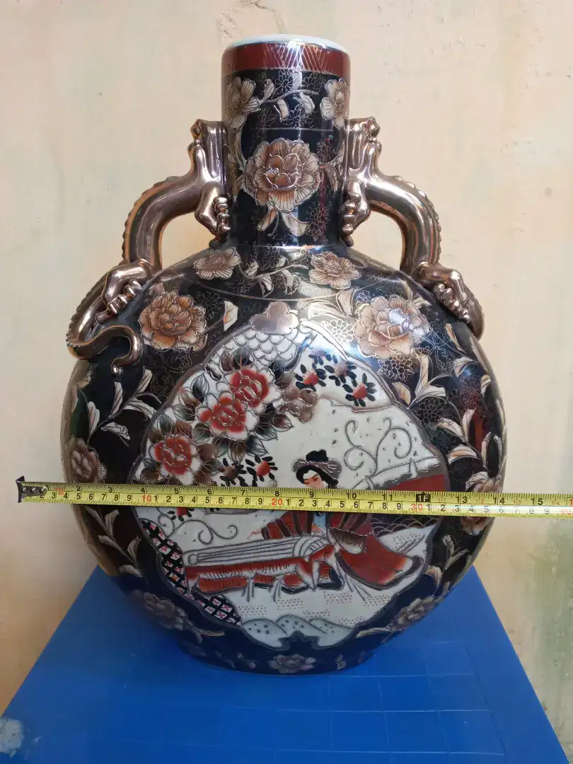 Guci barang antik