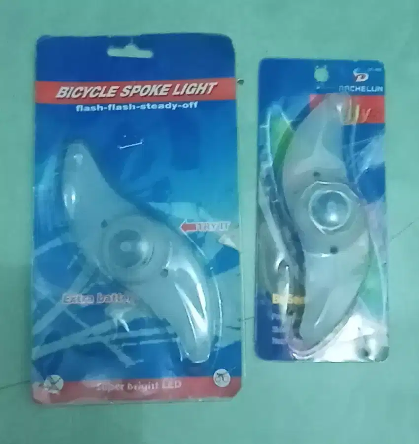 Lampu LED jari jari sepeda