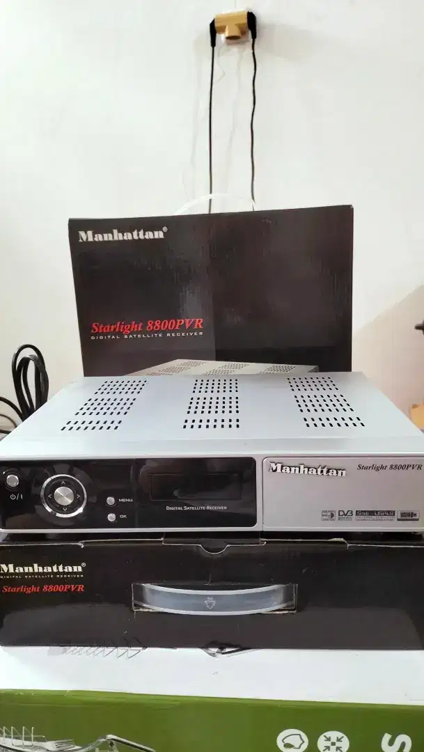 Di Jual Digital Satellite RECEIVER Manhattan Starlight 8800PVR