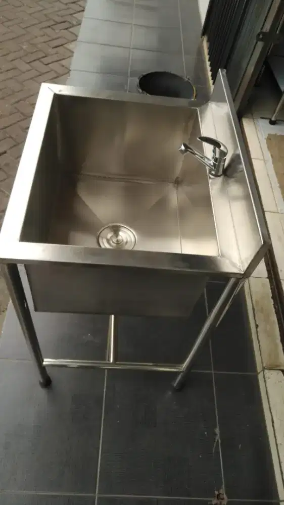 Sink Stainles uk.60.5 x 50 x T.77 cm  kedalaman 30 cm