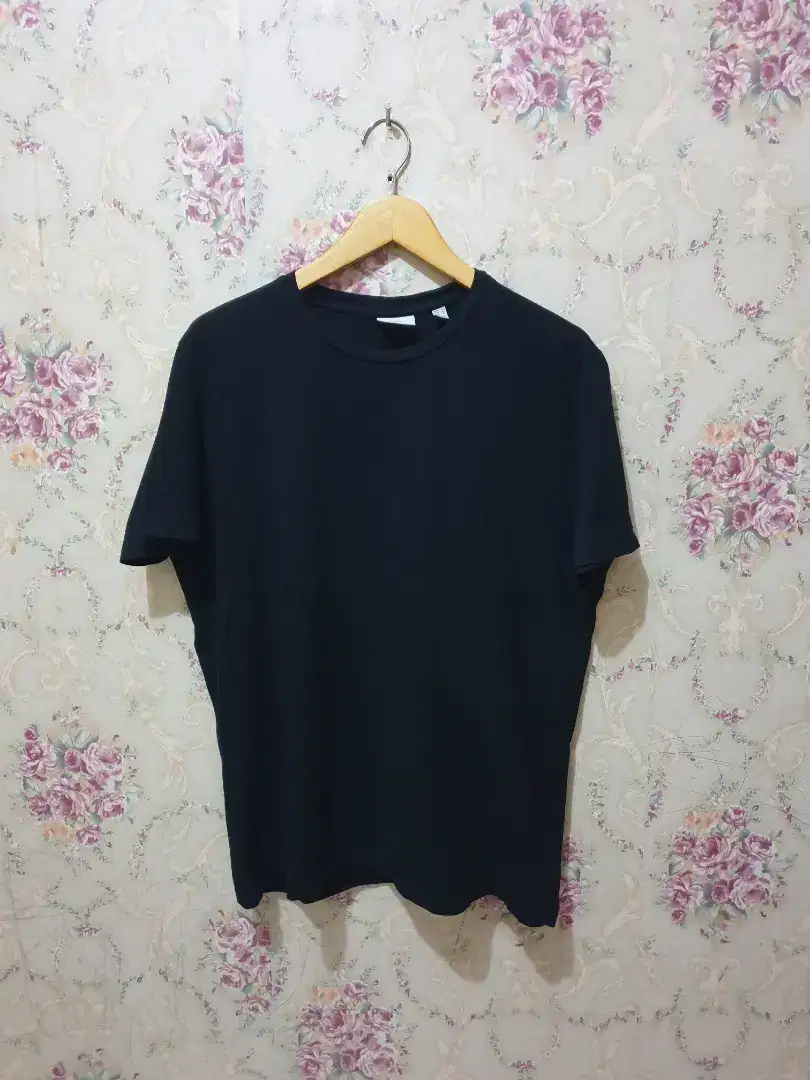 Mulus .authentic kaos .t shirt MNG size L
