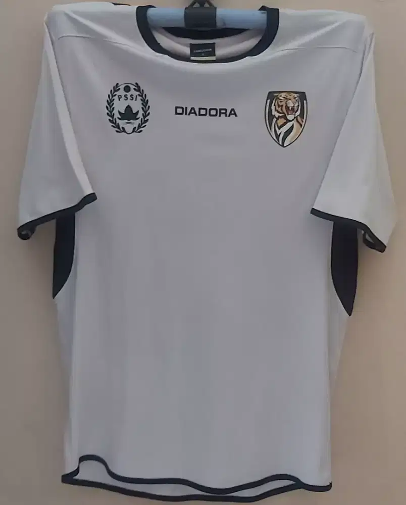 Jersey/kaos bola Diadora  origjnal size XL sestel berikut celana