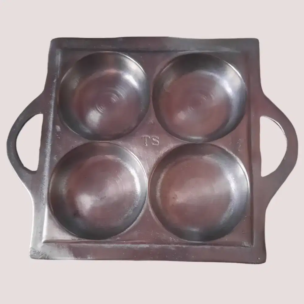 Loyang 4 Lubang Aluminium - Cetakan Martabak Mini / Kue Lumpur