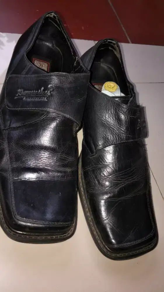SEPATU KULIT  ASLI PRIA