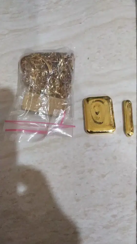 DI BELI EMAS DAN BERLIAN HARGA TINGGI