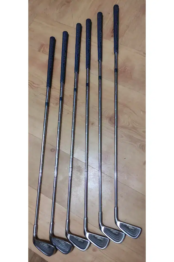 stik golf iron SIGHT TIGHT 7 stik (iron 3,4,5,6,8,9,P) grip bagus