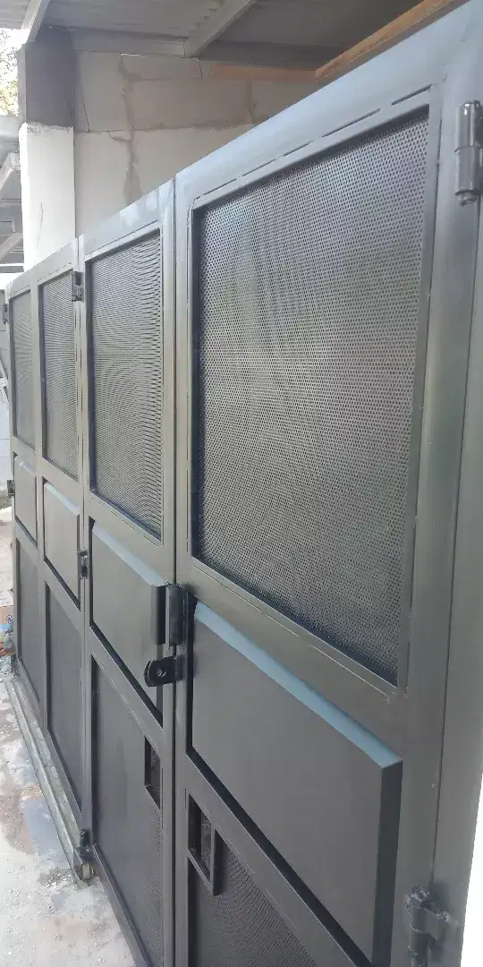 Pagar lipat pintu lipat besi plat bolong perforated