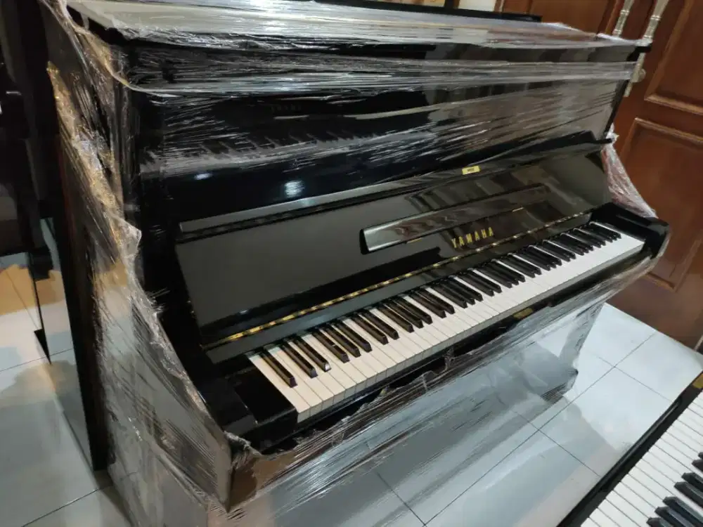 Piano Yamaha U1 Perfect and Excellent