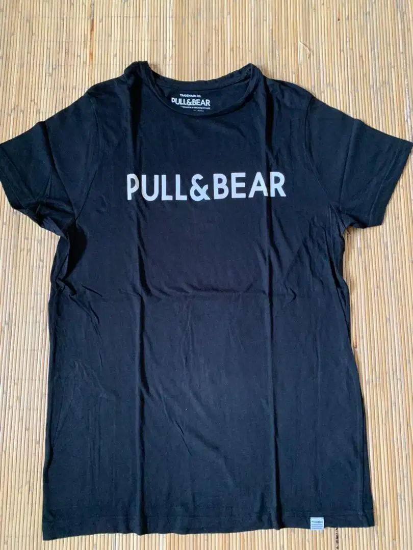 Baju Kaos T-Shirt Pull & Bear (Preloved)