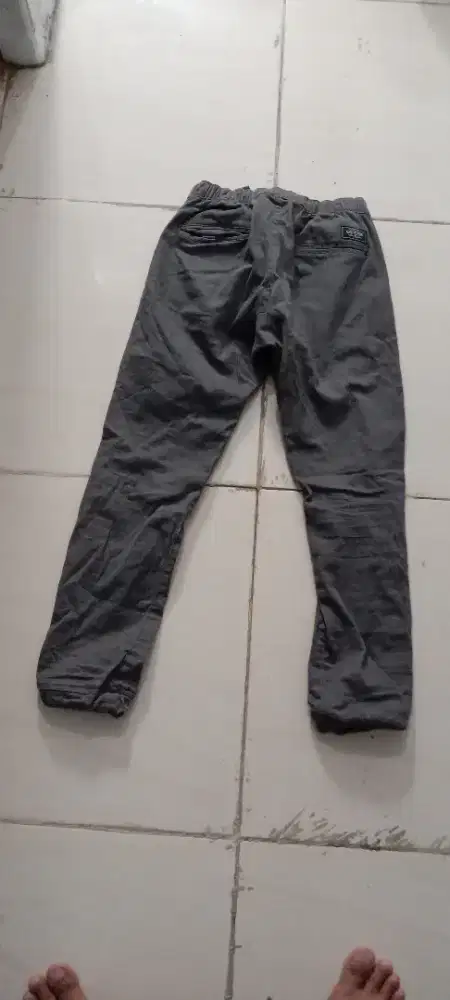 Celana Chinos Import Merk Guess