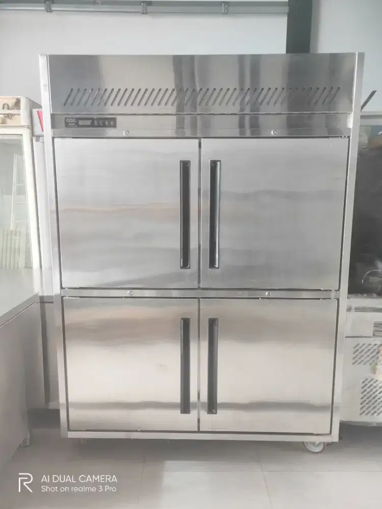 UPRIGHT CHILLER BEKAS